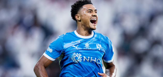 أولي واتكينز يفتح أبواب الهلال: هدف مروع يوقف ميندي بعد 4 مواجهات