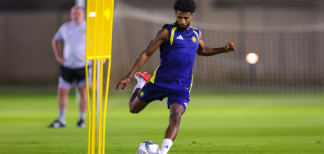 سامي النجعي يسطع في خماسية النصر: نجم الأقدم يكتب التاريخ في الكلاسيكو